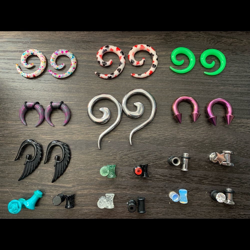 4g Plugs Lot Of 17 Pairs! Earrings Ear Gauge